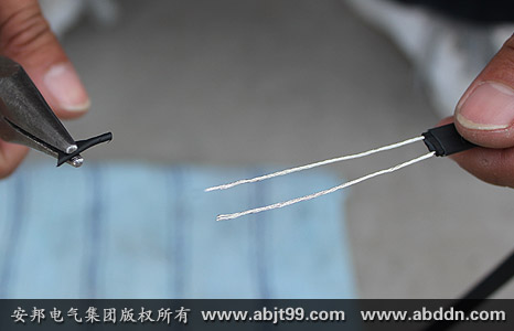 太阳能电91视频网站在线观看带首端已剥开